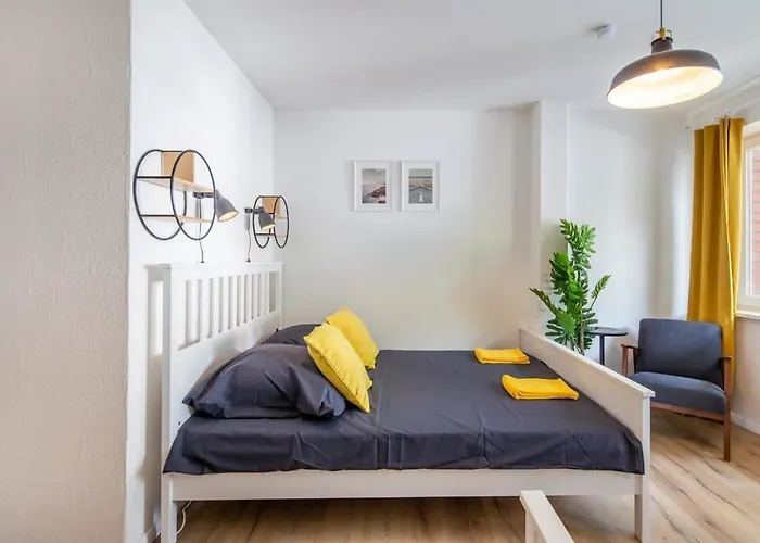 3 Bedroom Apartment In Great Location